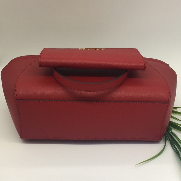 Michael Kors LG CHAIN SHLDR TOTE SCARLET & Wallet - Picture 7 of 8